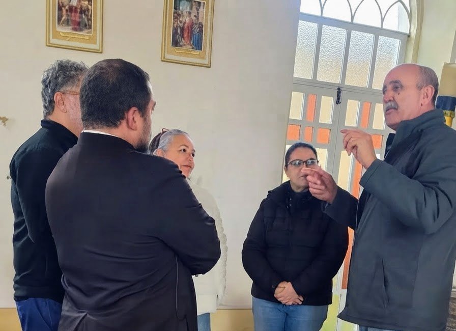 Diálogo com a comunidade e a liderança eclesiástica sobre o restauro da Igreja Santa Tecla